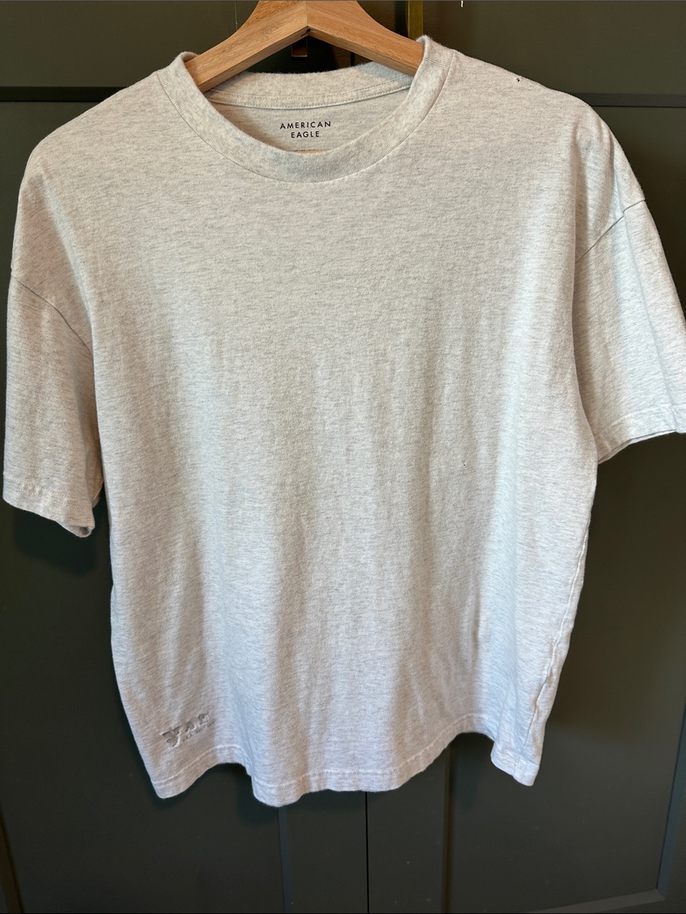 American Eagle Outfitters Light Heather Gray Short Sleeve Crew Tee